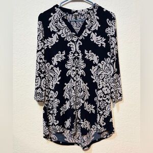Zattcas Black and White Patterned Women's Top